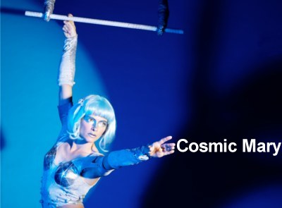 cosmic mary am Trapez